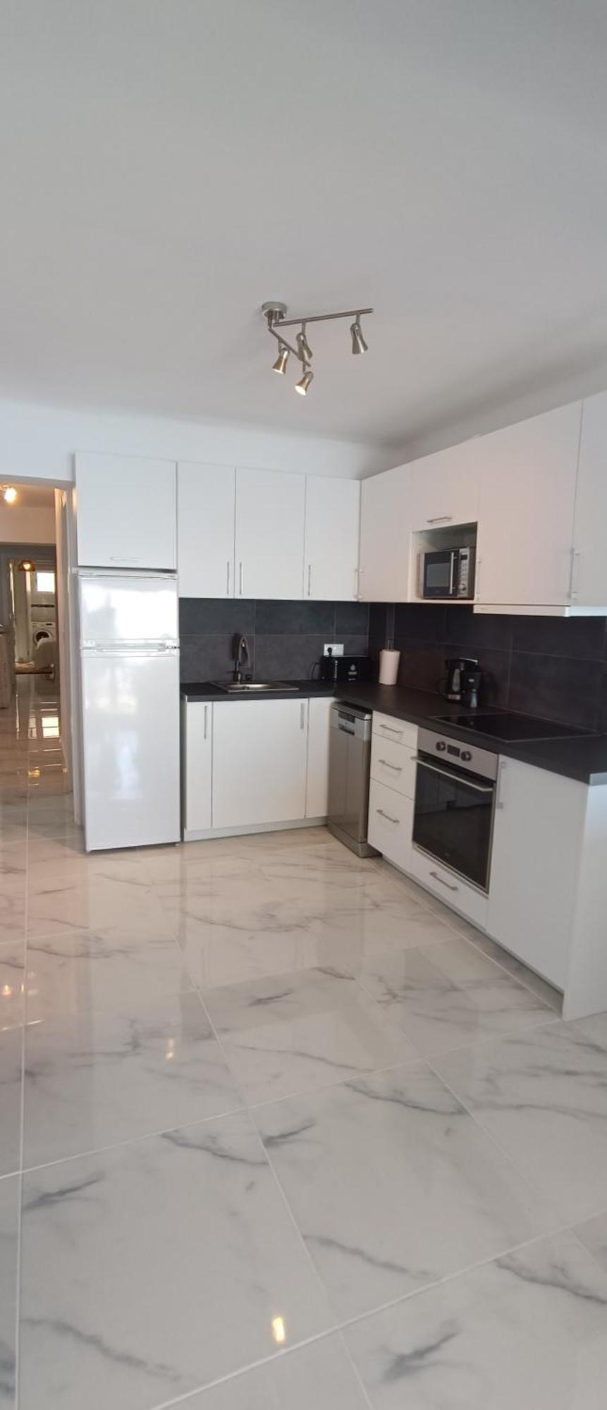 Pmt16 - Large City Apartment On The Beach ตอร์เรเวียคา ภายนอก รูปภาพ